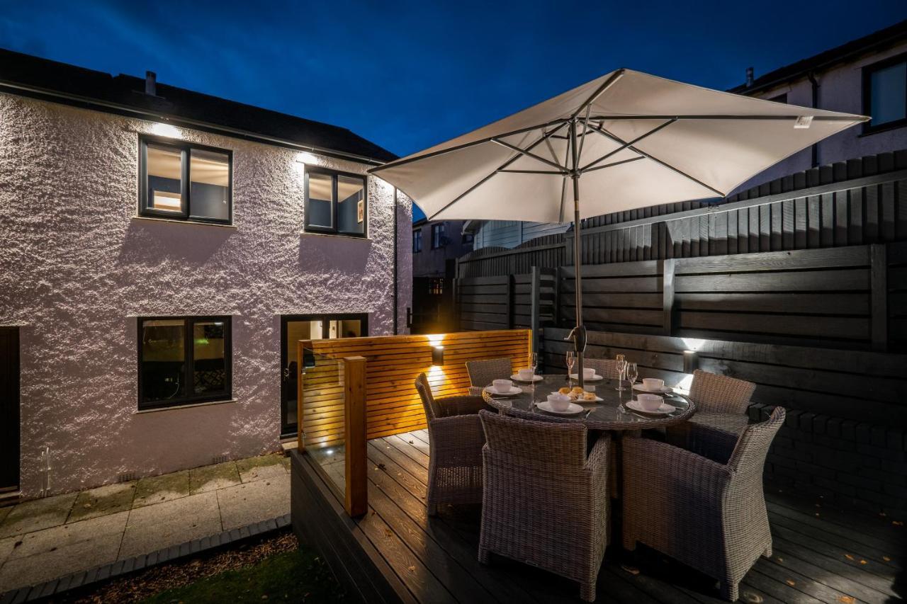 Rockside - Luxury 1 Bedroom Home With Hot Tub, Central Location, Parking And Pet Friendly Windermere Esterno foto