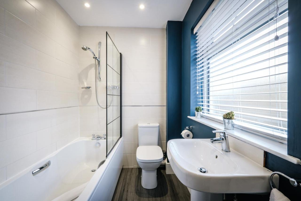 Rockside - Luxury 1 Bedroom Home With Hot Tub, Central Location, Parking And Pet Friendly Windermere Esterno foto