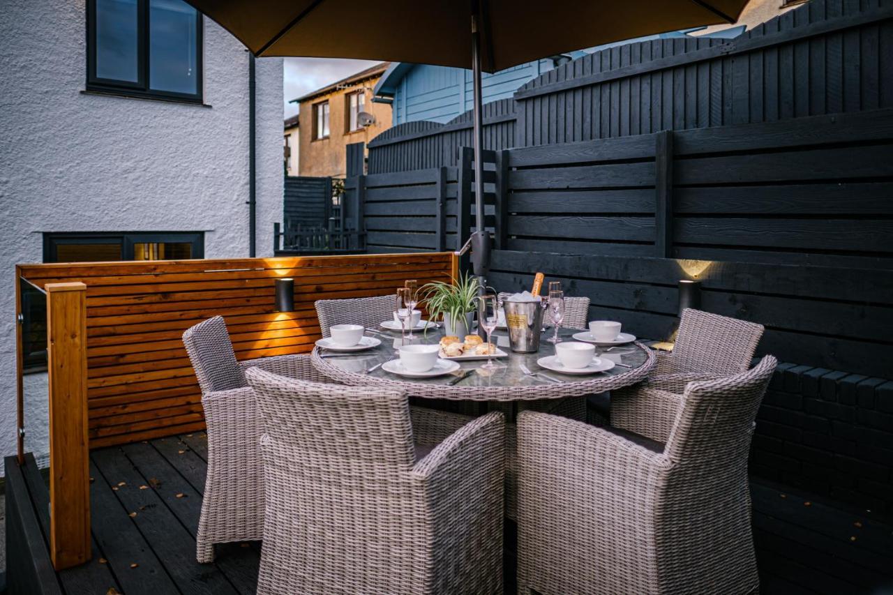Rockside - Luxury 1 Bedroom Home With Hot Tub, Central Location, Parking And Pet Friendly Windermere Esterno foto