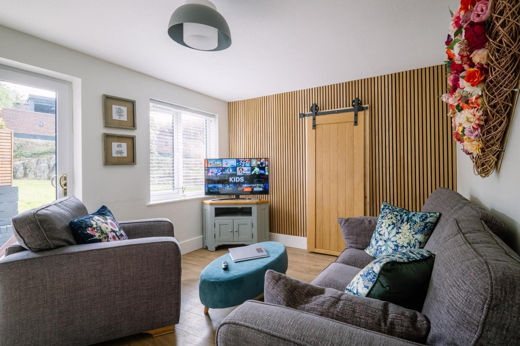 Rockside - Luxury 1 Bedroom Home With Hot Tub, Central Location, Parking And Pet Friendly Windermere Esterno foto